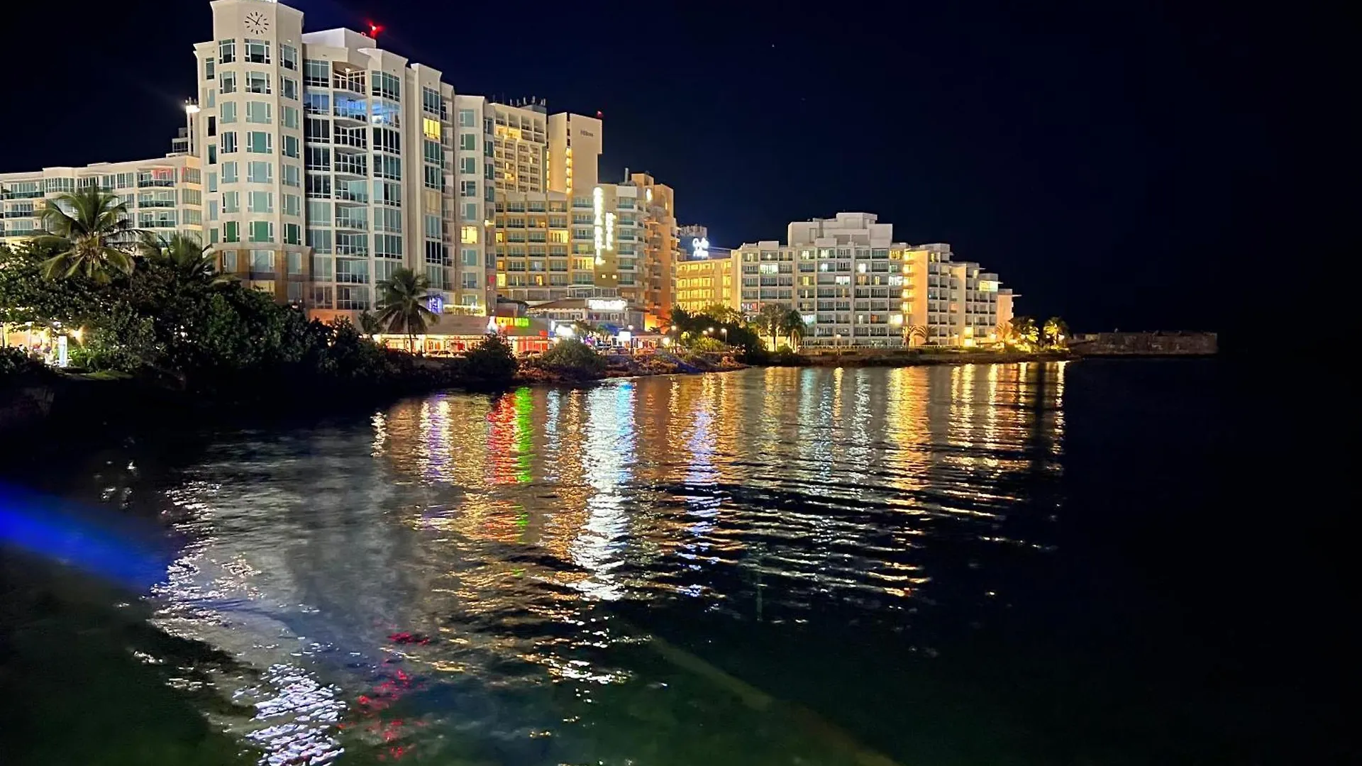 Condado Beachfront Tantra Apartment San Juan